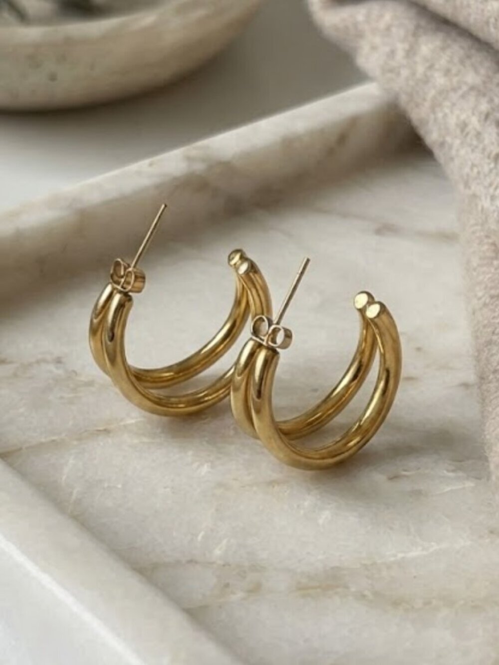 18K Gold Plated 316L Steel Chunky Double C Split Hoop Earrings 1" - Picture 10 of 16